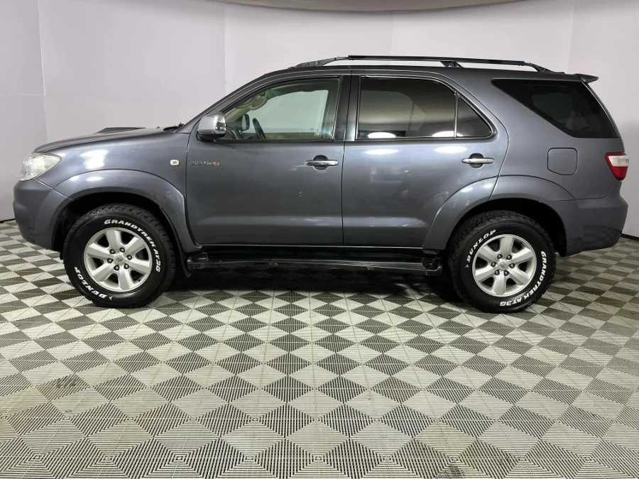 Used 2010 Toyota Fortuner 3.0D-4D 4x4 - WeBuyCars Durban