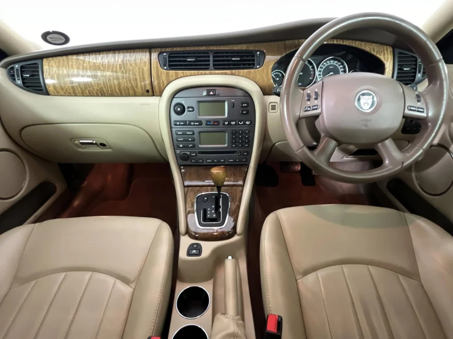 Used 2006 Jaguar X-Type 2.0 V6 SE automatic - WeBuyCars The Dome