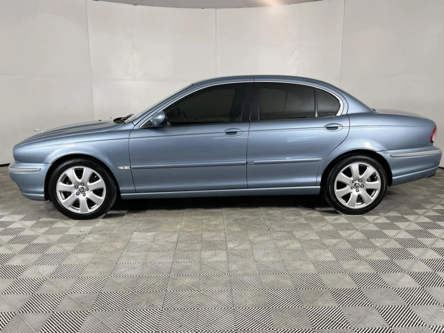 Used 2006 Jaguar X-Type 2.0 V6 SE automatic - WeBuyCars The Dome
