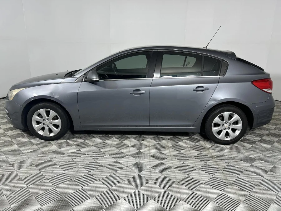Used 2015 Chevrolet Cruze hatch 1.4T LS - WeBuyCars Richmond