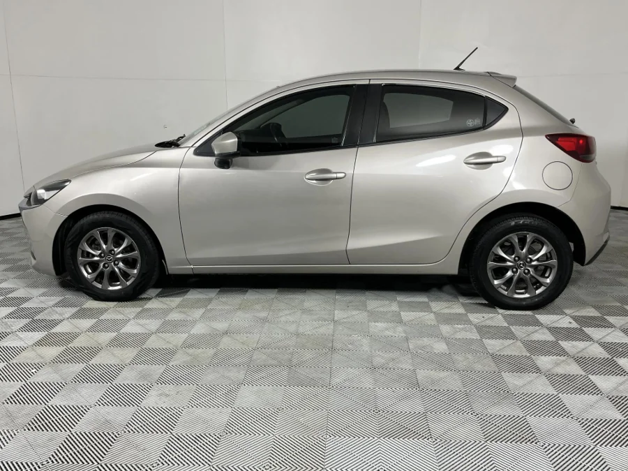 Used 2023 Mazda Mazda2 1.5 Dynamic manual - WeBuyCars Riverhorse