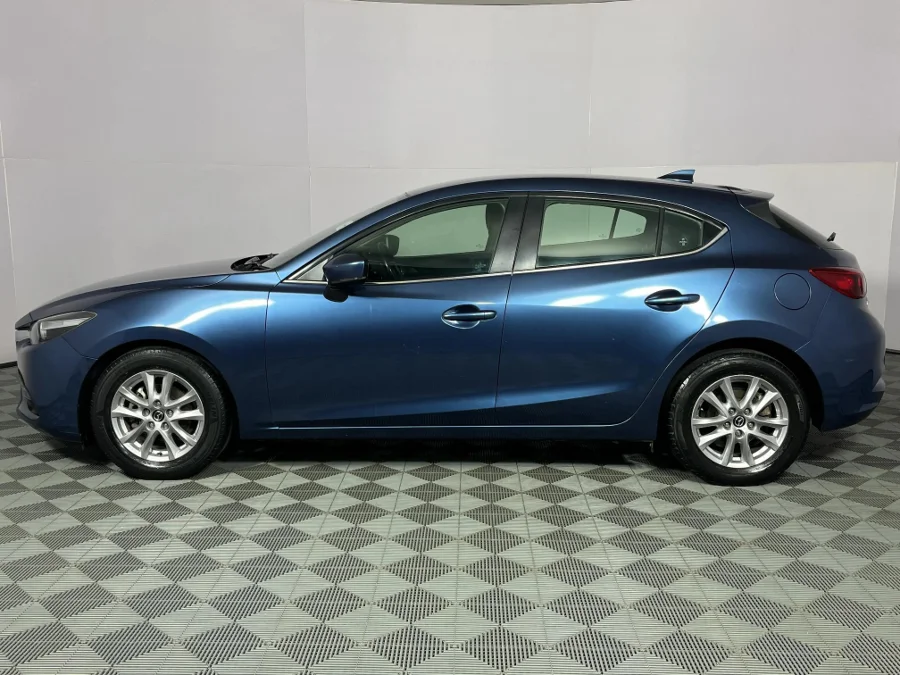 Used 2017 Mazda Mazda3 hatch 1.6 Dynamic - WeBuyCars Rustenburg