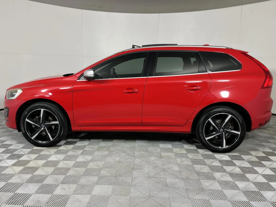 Used 2016 Volvo XC60 T6 AWD R-Design - WeBuyCars Riverhorse