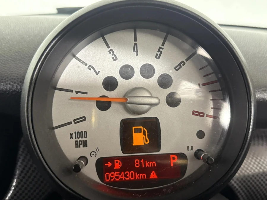 Used 2013 MINI Hatch John Cooper Works auto - WeBuyCars Midstream