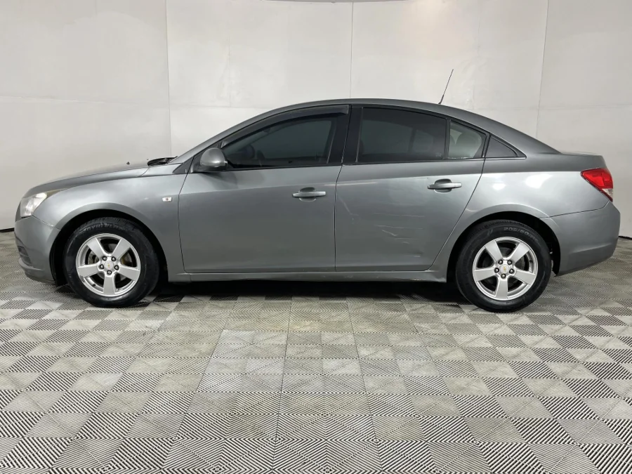 Used 2011 Chevrolet Cruze 1.6 L - WeBuyCars The Dome