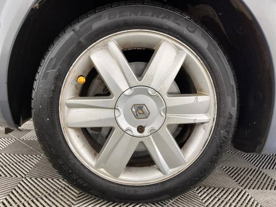 Used 2006 Renault Scenic Scénic 1.6 Expression - WeBuyCars The Dome