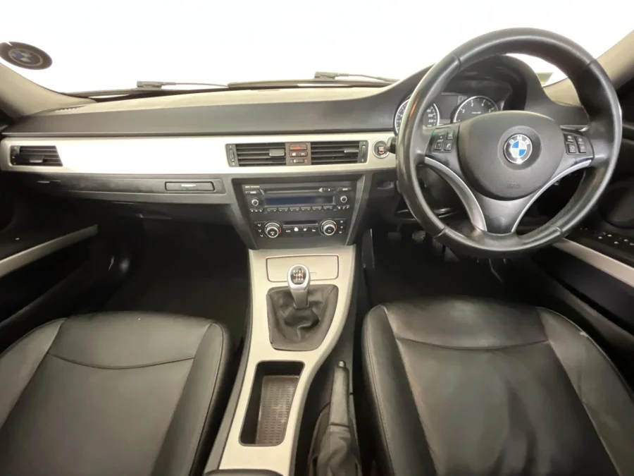 Used 2011 BMW 3 Series 320i Start - WeBuyCars The Dome