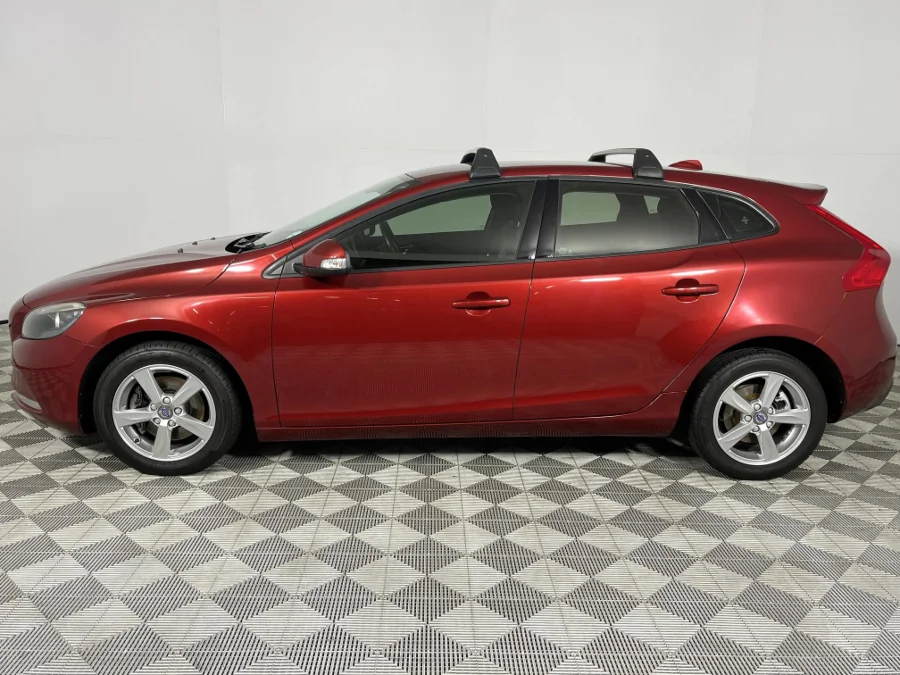 Used 2016 Volvo V40 T3 Essential - WeBuyCars The Dome