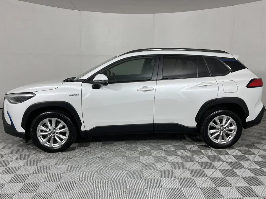 Used 2021 Toyota Corolla Cross 1.8 Hybrid XS - WeBuyCars The Dome