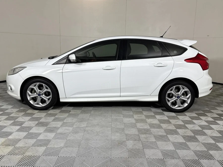 Used 2015 Ford Focus hatch 1.6 Trend - WeBuyCars Midstream Used 2015 Ford Focus hatch 1.6 Trend - WeBuyCars Midstream