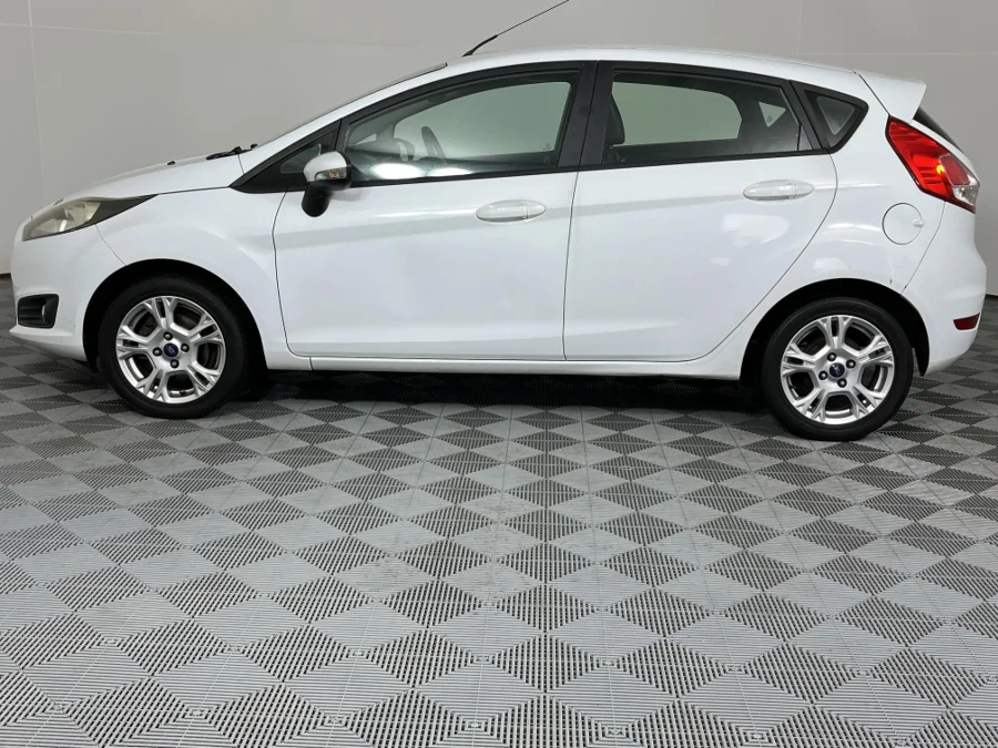Used 2016 Ford Fiesta 5-door 1.0T Trend - WeBuyCars Montana