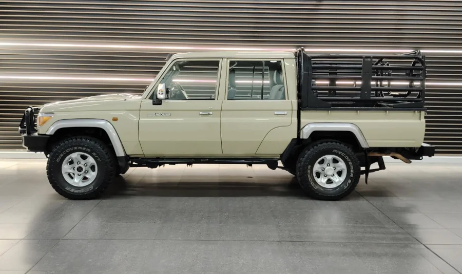 Used 2023 Toyota Land Cruiser 79 4.5D-4D V8 double cab LX - BOTHA AND DEYSEL EXECUTIVE MOTORS