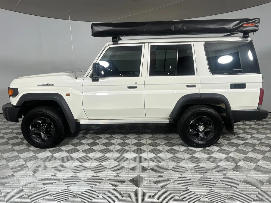 Used 2025 Toyota Land Cruiser 76 2.8GD-6 station wagon LX manual - WeBuyCars Richmond