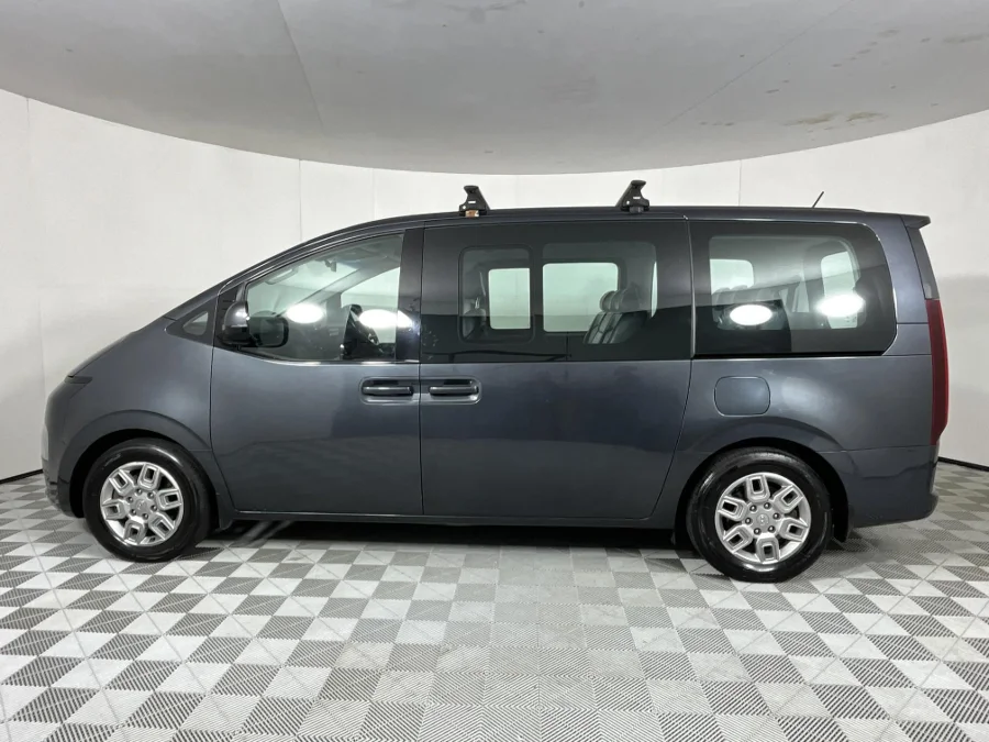 Used 2022 Hyundai Staria 2.2D Executive 9-seater - WeBuyCars Gqeberha