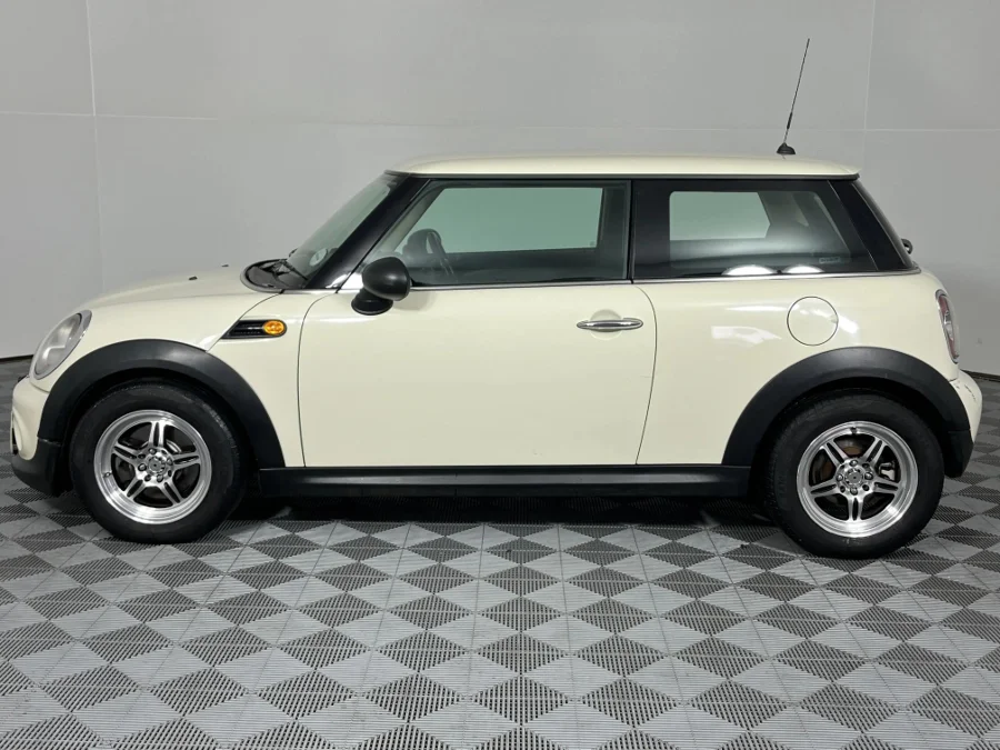 Used 2011 MINI Hatch One - WeBuyCars Montana