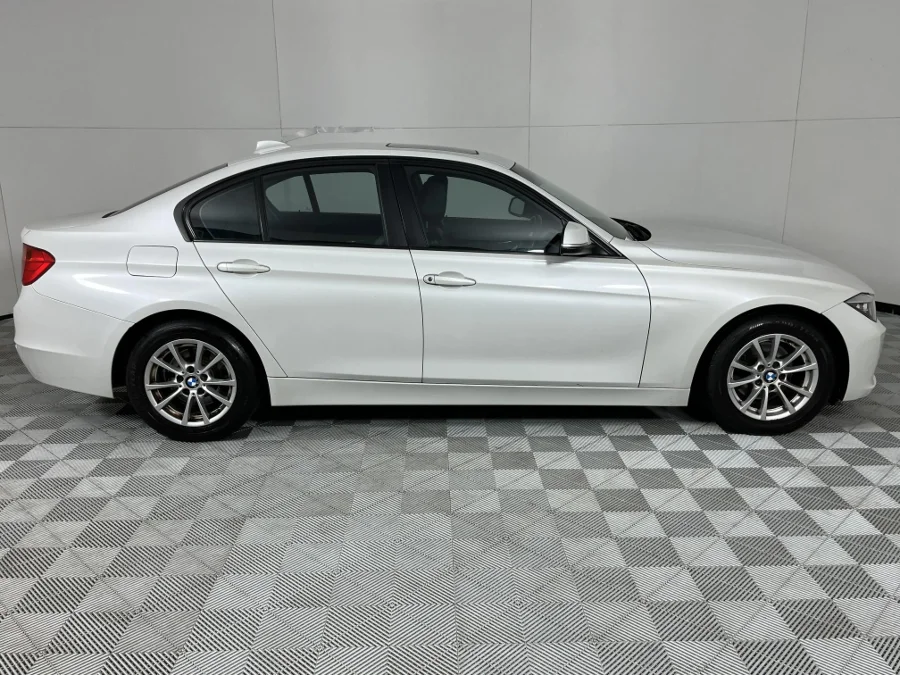Used 2013 BMW 3 Series 320i sports-auto - WeBuycars East London
