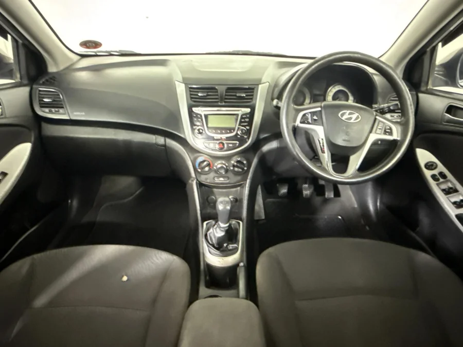 Used 2012 Hyundai Accent sedan 1.6 Fluid - WeBuyCars Midstream
