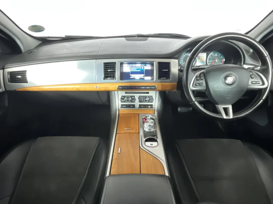 Used 2015 Jaguar XF 2.0 i4 Luxury - WeBuyCars JHB South