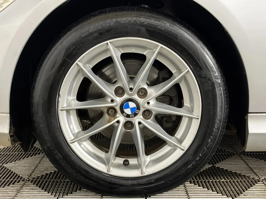 Used 2011 BMW 3 Series 320i Innovations - WeBuyCars Germiston