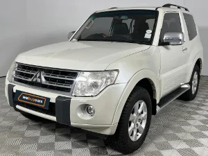 Used 2011 Mitsubishi Pajero 3-door 3.2DI-D GLS Pajero Legend Limited Edition 100 Used 2011 Mitsubishi Pajero 3-door 3.2DI-D GLS Pajero Legend Limited Edition 100
