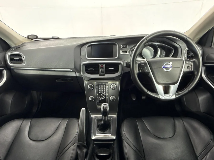 Used 2015 Volvo V40 D2 Excel - WeBuyCars Vereeniging Used 2015 Volvo V40 D2 Excel - WeBuyCars Vereeniging