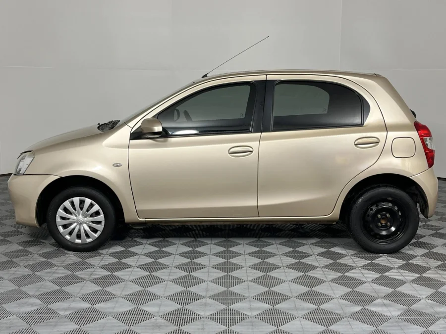 Used 2016 Toyota Etios hatch 1.5 Sprint - WeBuyCars Montana
