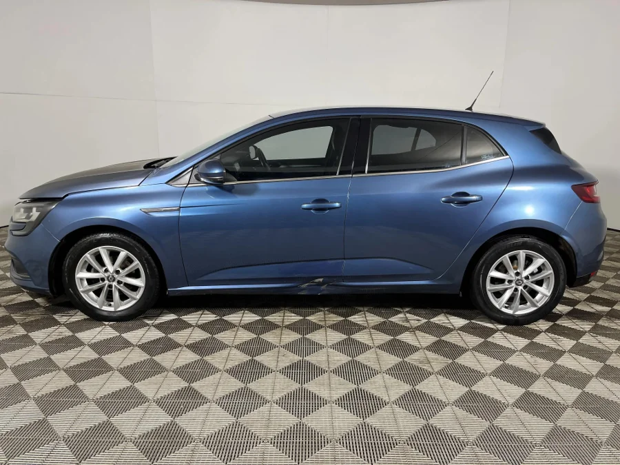 Used 2016 Renault Megane hatch 81kW Dynamique - WeBuyCars Germiston