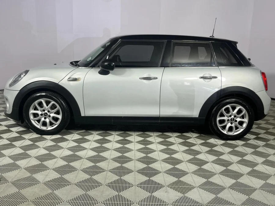 Used 2015 MINI Hatch Cooper Hatch 3-door Seven 7 - WeBuyCars Montana