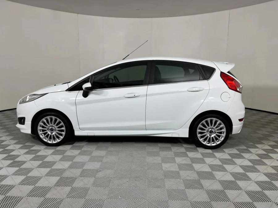 Used 2018 Ford Fiesta 5-door 1.0T Titanium - WeBuyCars Gqeberha