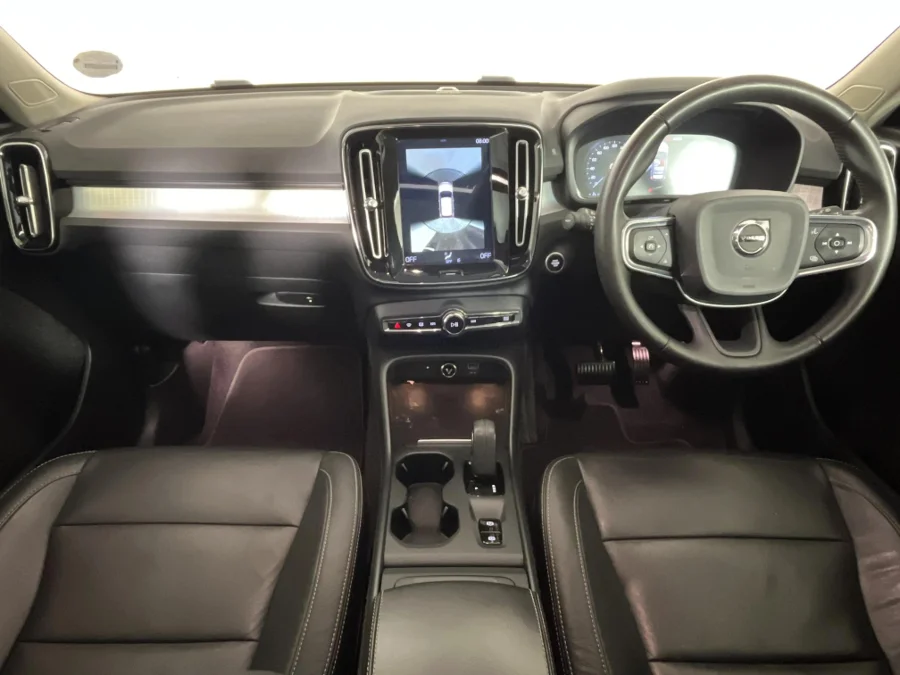 Used 2021 Volvo XC40 T3 Momentum - WeBuyCars The Dome