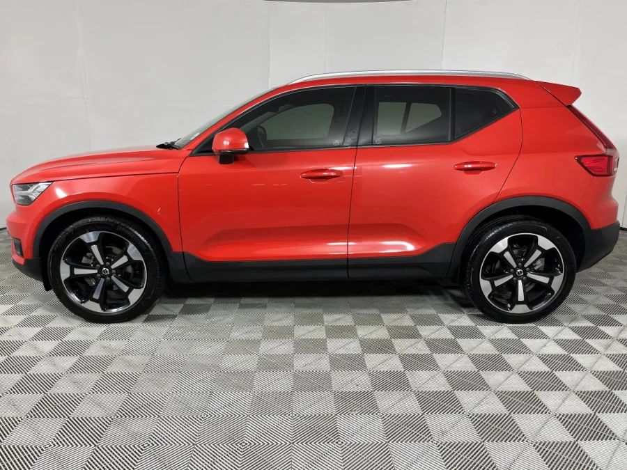 Used 2021 Volvo XC40 T3 Momentum - WeBuyCars The Dome