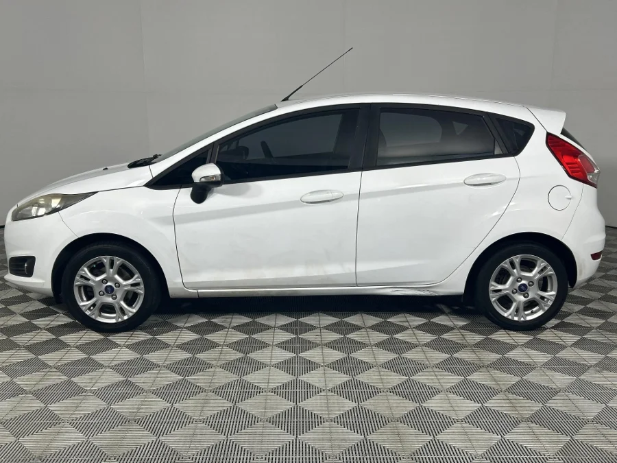 Used 2016 Ford Fiesta 5-door 1.0T Trend - WeBuyCars The Dome