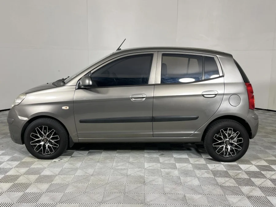 Used 2010 Kia Picanto 1.1 Striker auto - WeBuyCars Riverhorse