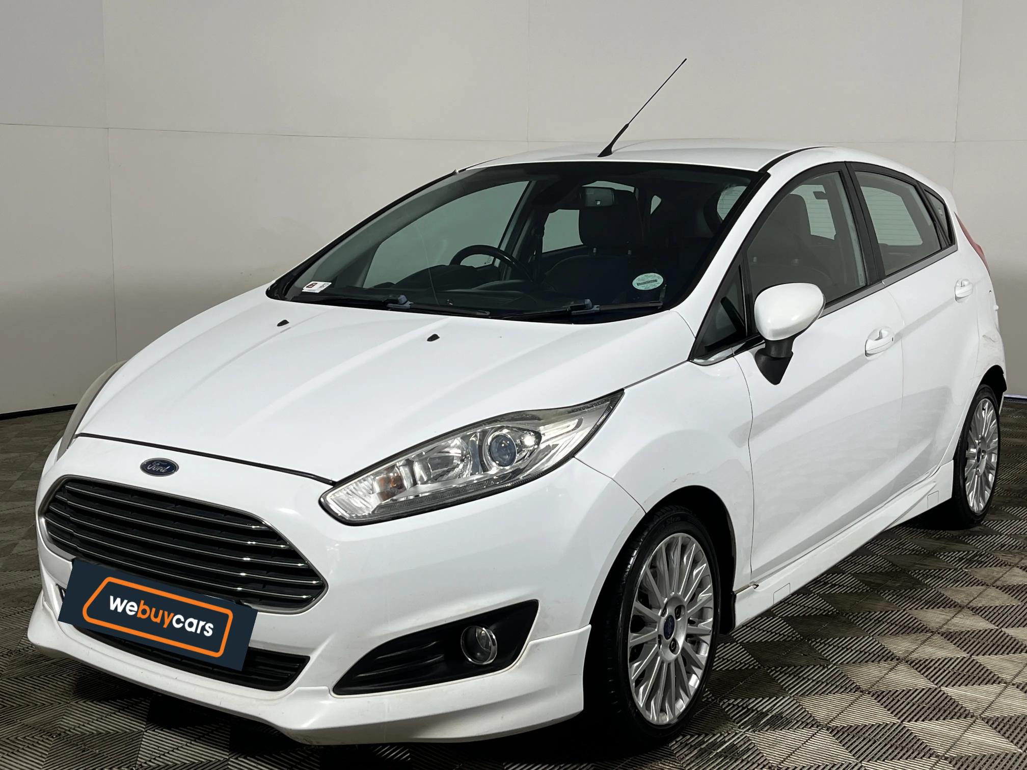 Used 2015 Ford Fiesta 5-door 1.0T Titanium