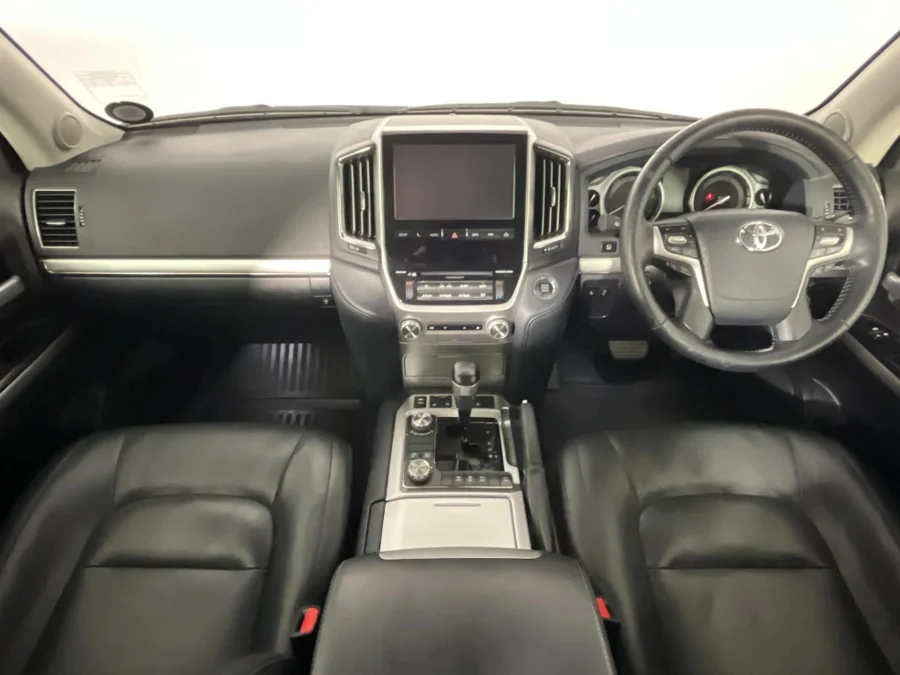 Used 2018 Toyota Land Cruiser 200 4.5D-4D V8 VX-R - WeBuyCars Gqeberha Used 2018 Toyota Land Cruiser 200 4.5D-4D V8 VX-R - WeBuyCars Gqeberha