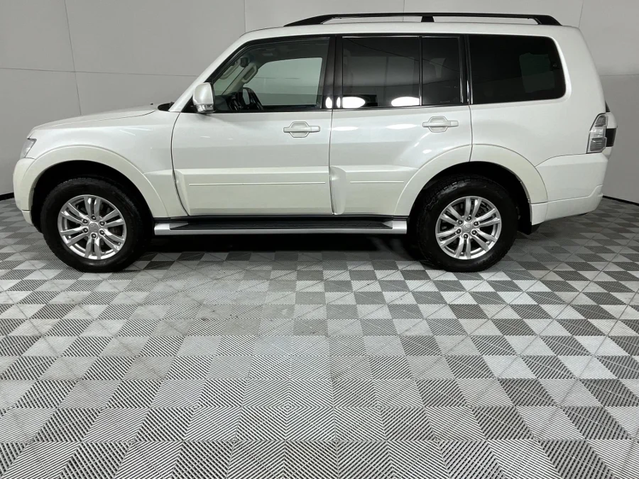 Used 2016 Mitsubishi Pajero 5-door 3.2DI-D GLS Exceed Pajero Legend Limited Edition 100 - WeBuycars East London