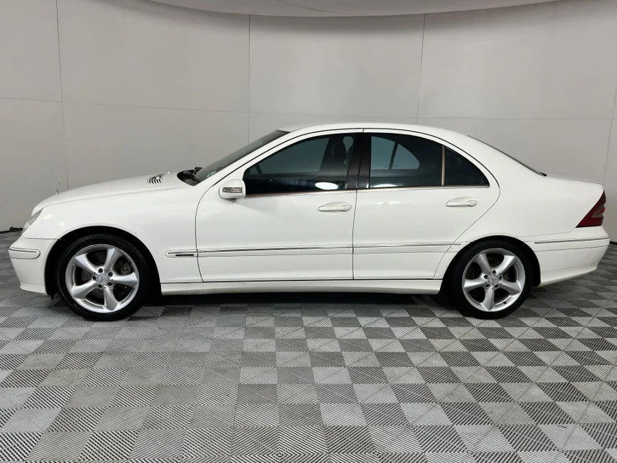 Used 2004 Mercedes-Benz C-Class C220CDI Avantgarde Touchshift - WeBuyCars Mbombela