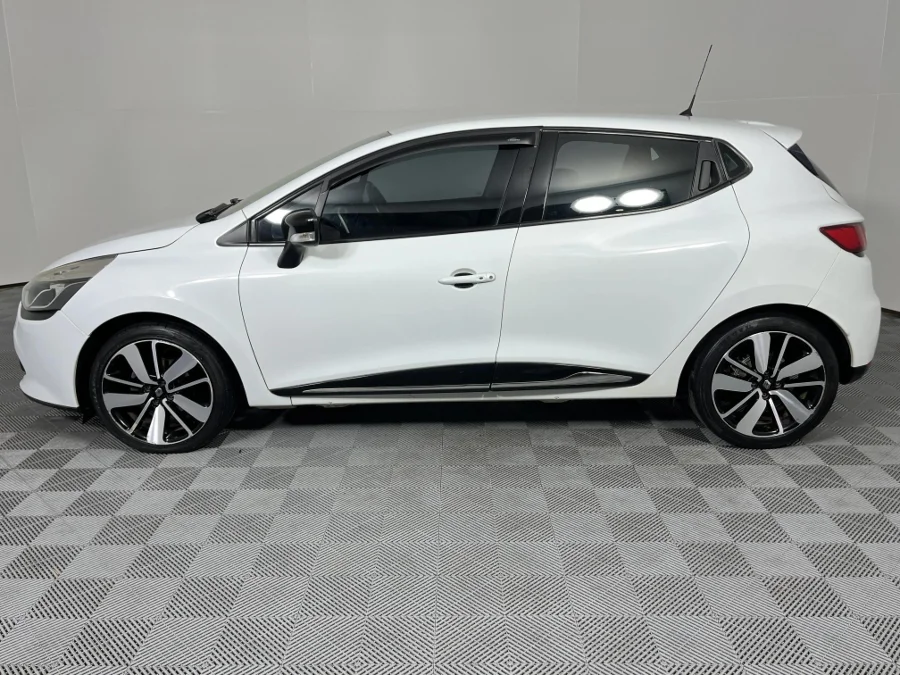 Used 2017 Renault Clio 66kW turbo Expression - WeBuyCars Montana