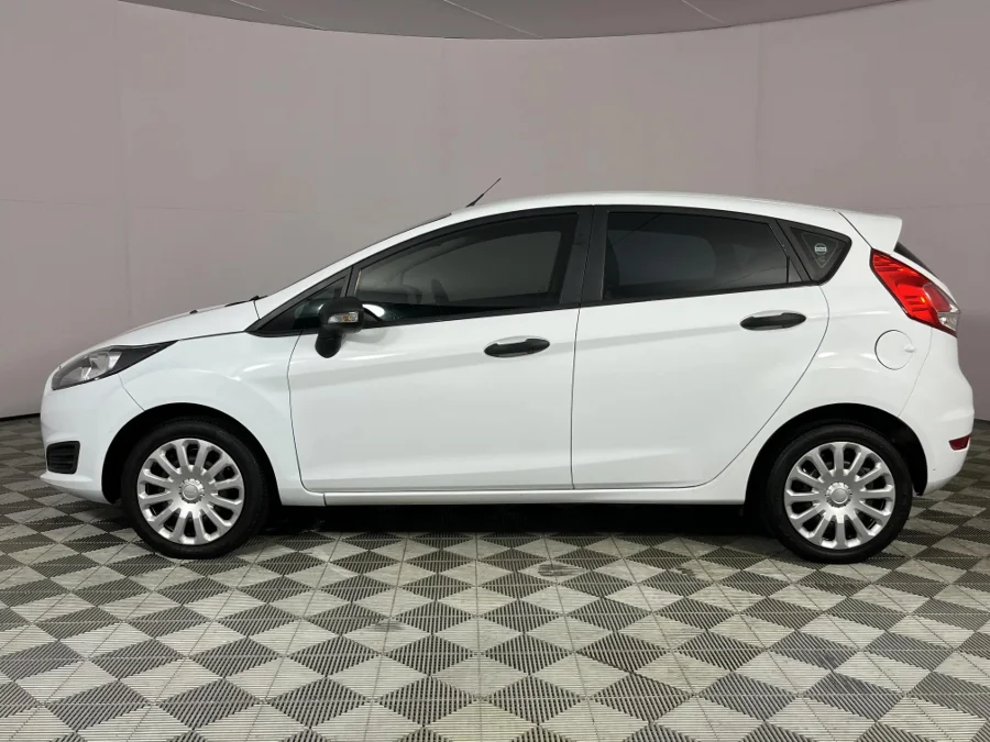 Used 2017 Ford Fiesta 5-door 1.4 Ambiente - WeBuyCars The Dome