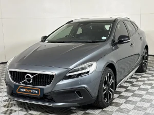 Used 2019 Volvo V40 Cross Country D3 Inscription