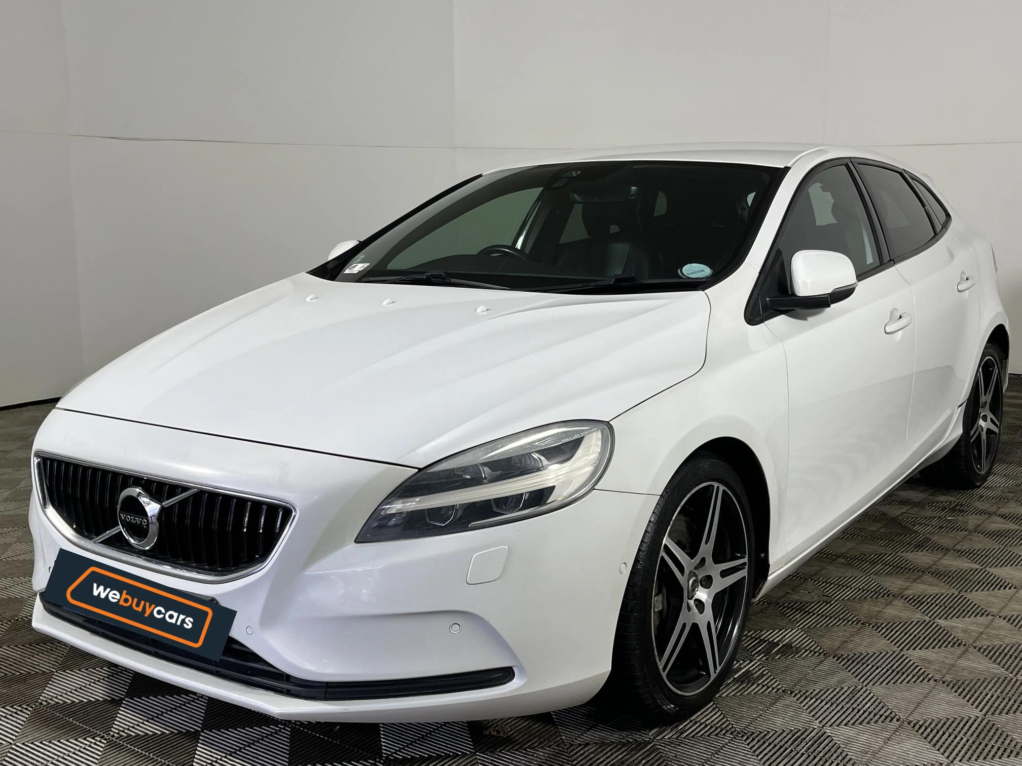 Used 2017 Volvo V40 D4 Momentum