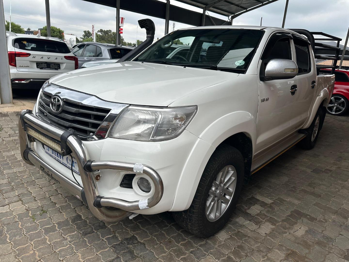 Used 2014 Toyota Hilux 4.0 V6 double cab 4x4 Raider Dakar edition