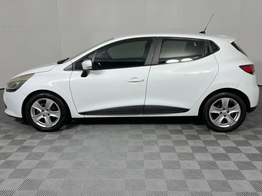 Used 2013 Renault Clio 66kW turbo Expression - WeBuyCars Montana