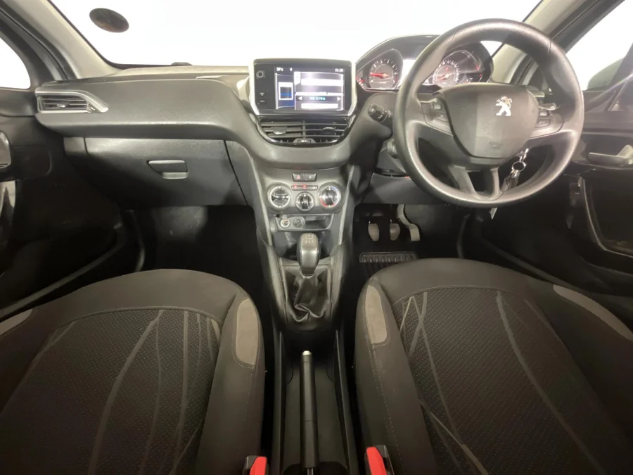 Used 2013 Peugeot 208 3-door 1.0 Access - WeBuyCars Montana