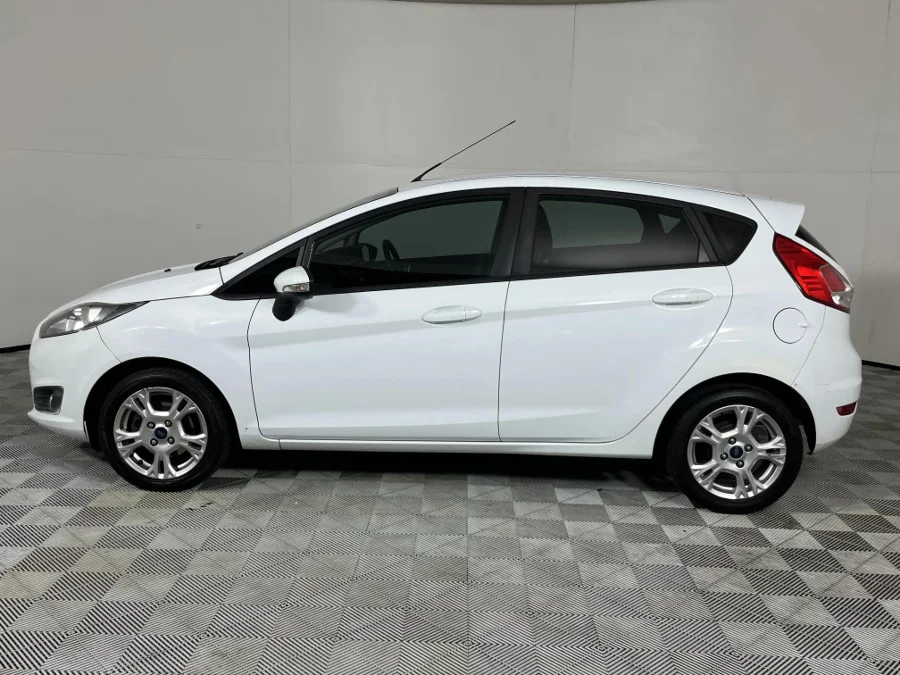 Used 2015 Ford Fiesta 5-door 1.0T Trend - WeBuyCars Riverhorse