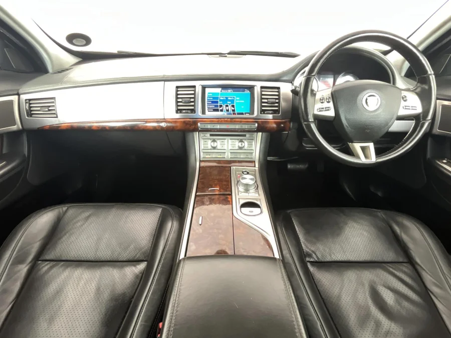 Used 2011 Jaguar XF 3.0 Premium Luxury - WeBuyCars Mbombela