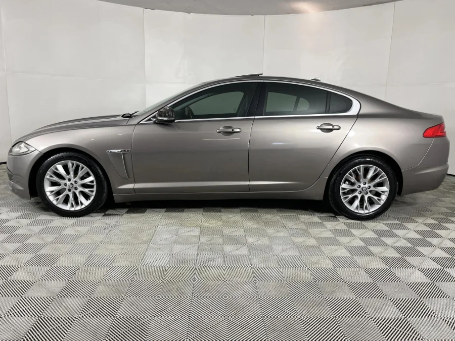 Used 2013 Jaguar XF 2.2D Luxury - WeBuyCars The Dome