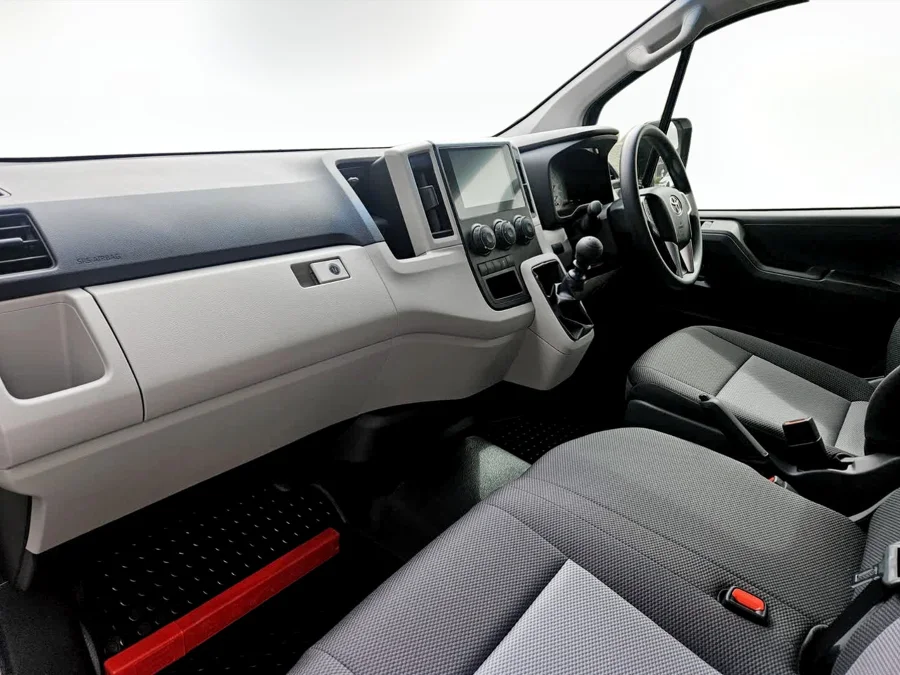 Used 2026 Toyota Quantum 2.8 SLWB panel van - CFAO Mobility Toyota Carnival