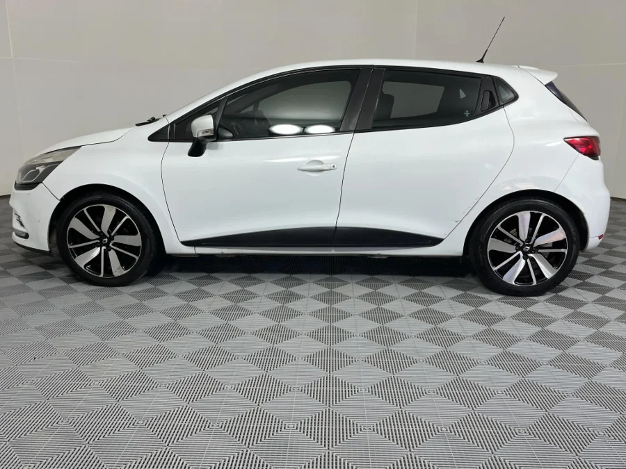 Used 2018 Renault Clio 66kW turbo Authentique - WeBuyCars Montana