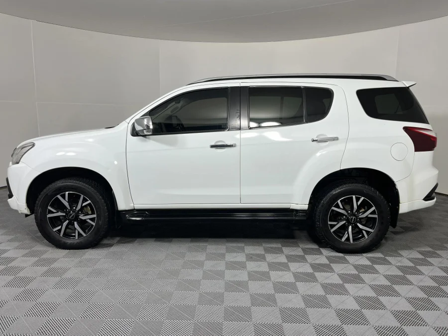 Used 2021 Isuzu mu-X 3.0 - WeBuyCars Montana